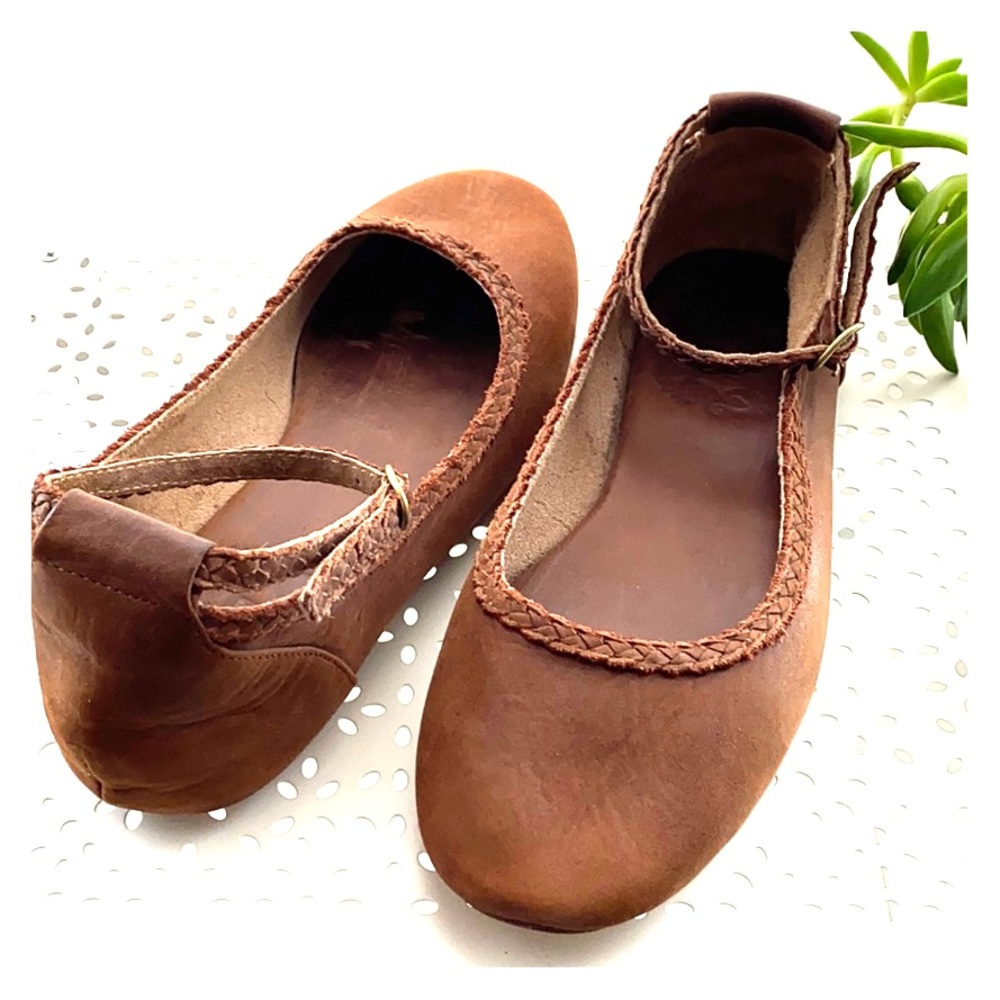 ELF leather ballet flats